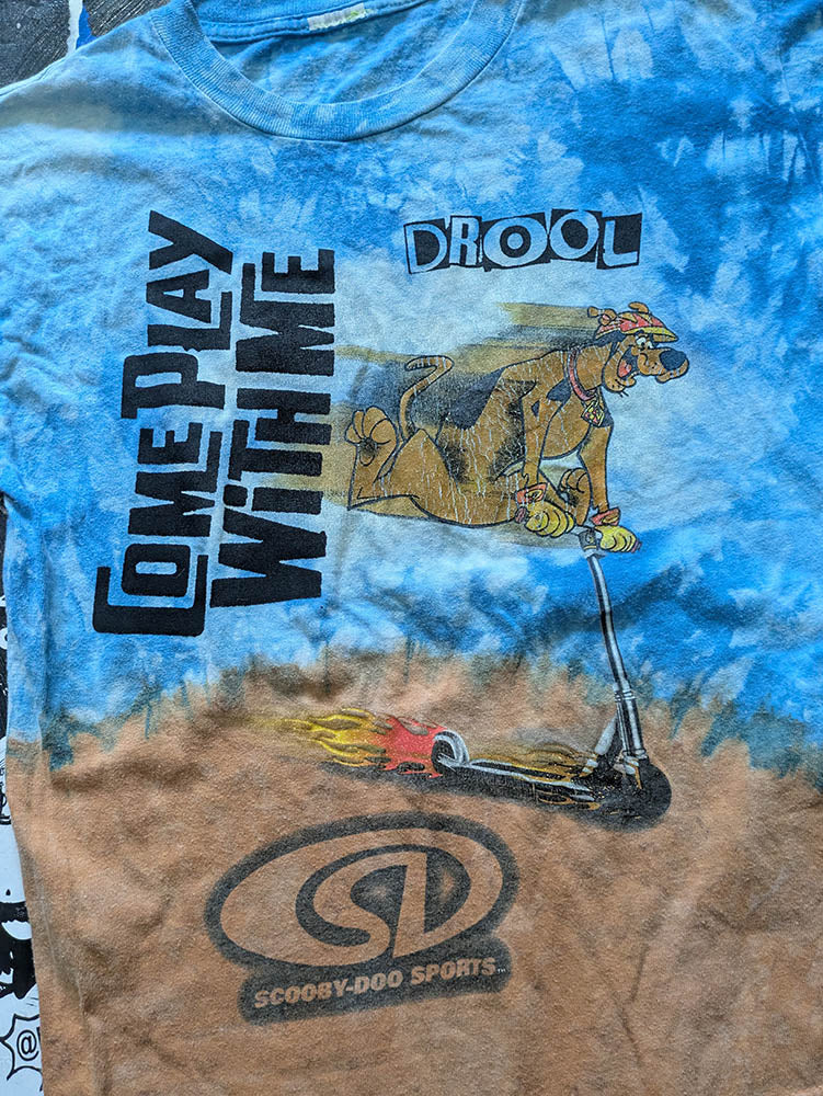 FOMO Collection Scooby Doo Sports Come Play With Me T-Shirt - S - 10412