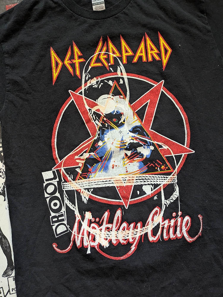 FOMO Collection Def Leppard / Motley Crue Manifesto T-Shirt - M - 10614