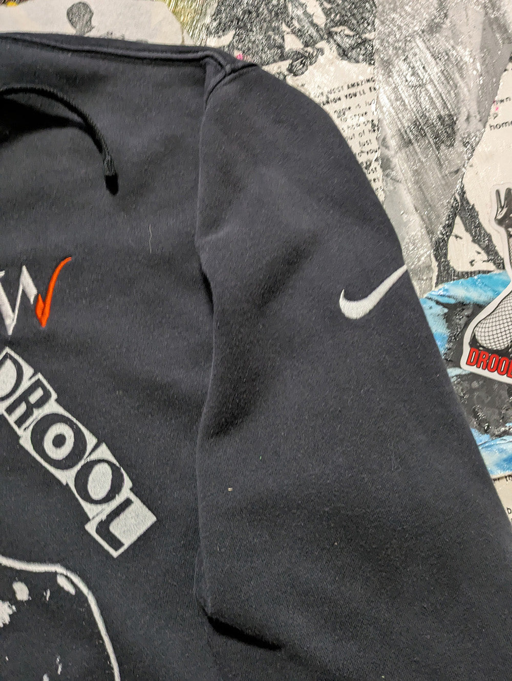FOMO Collection - Collage Nike Manifesto / Feel Everything Hoodie - L - 11831