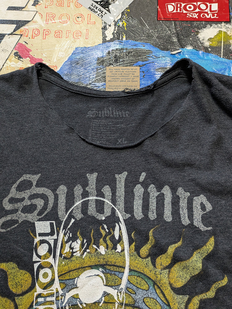 FOMO Collection - Sublime Manifesto Raw Cut(neck) T-Shirt - XL - 1396