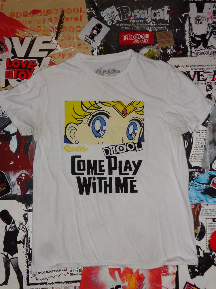 FOMO Collection - Sailor Moon Come Play With Me T-Shirt  - M - 1502