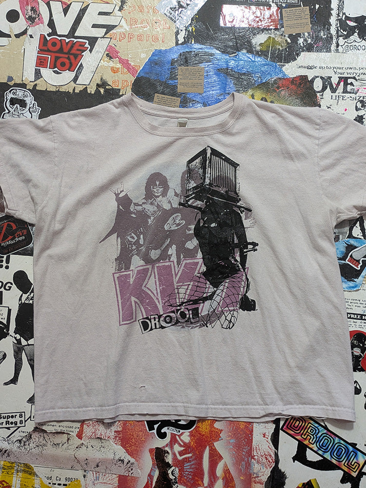 FOMO Collection - DISTRESSED Kiss Box Head T-Shirt  - XL - 13110