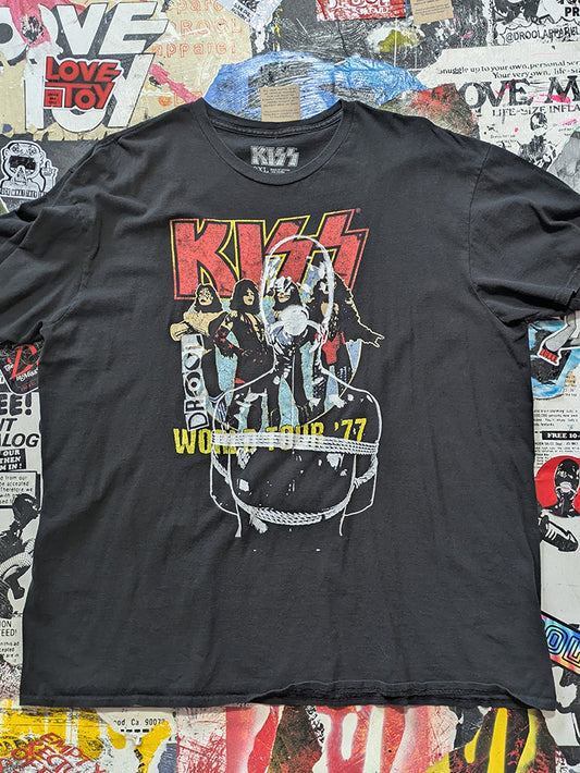 FOMO Collection - Kiss Manifesto T-Shirt  - 2XL - 1402