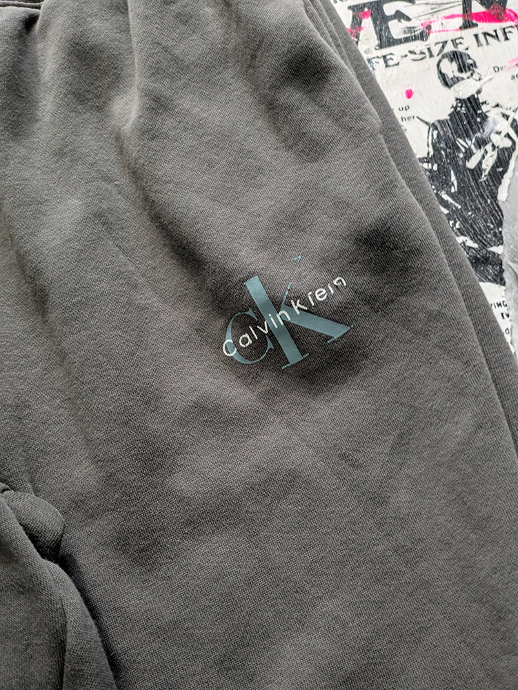 FOMO Collection - Calvin Klein Box Head Joggers  - L(Waist = 32", Inseam = 27", Length = 38") - 1441